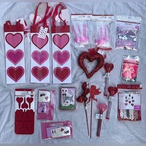 NWT valentines decor & more bundle 18 items